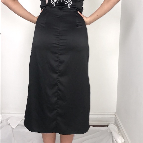 Embroidered Design Midi Slip Dress with Leg Slits - Picture 13 of 13